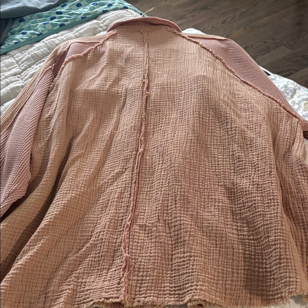 POL Women's Tan and mauve Button-Up Shirt Size Large - Picture 3 of 3